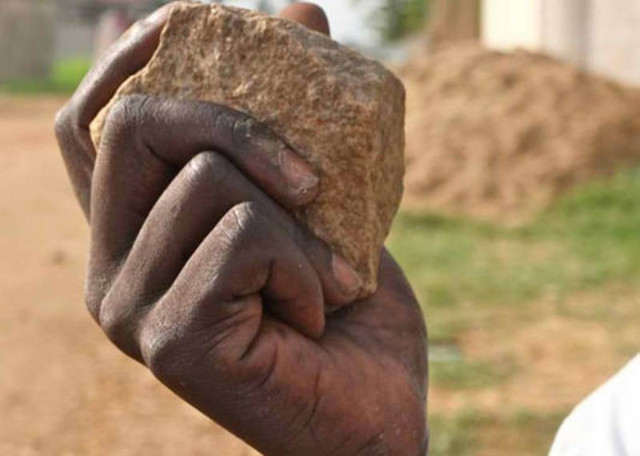 Παραμένει η εκτέλεση δια λιθοβολισμού στο Ιράν