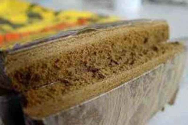 Άρτα: Είχαν πάνω τους σοκολάτα με γέμιση... κάνναβης