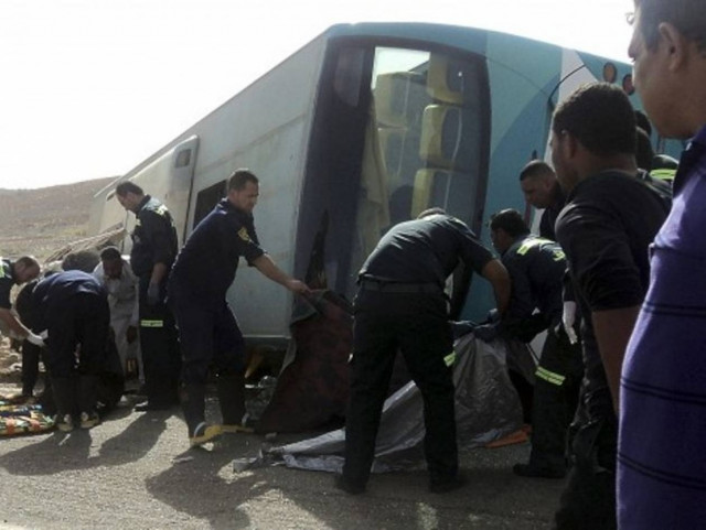 Νεκροί εφτά τουρίστες σε τροχαίο