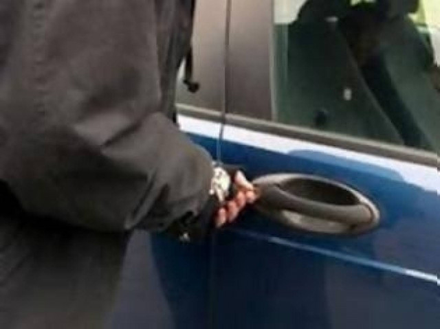 Συνελήφθη 37χρονος για διαρρήξεις αυτοκινήτων