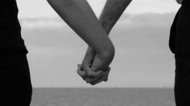 Απίστευτη ιστορία αγάπης: Παρίστανε τον τυφλό για να μην την πληγώσει