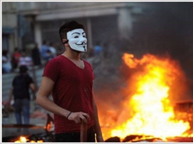 Συγκλονιστικές εικόνες στο twitter από τα επεισόδια στην Τουρκία