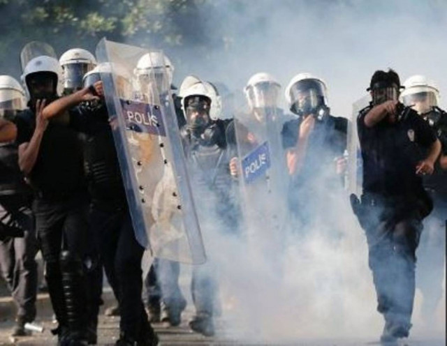 Τουρκία: Συνέλαβαν 939 διαδηλωτές για τα επεισόδια