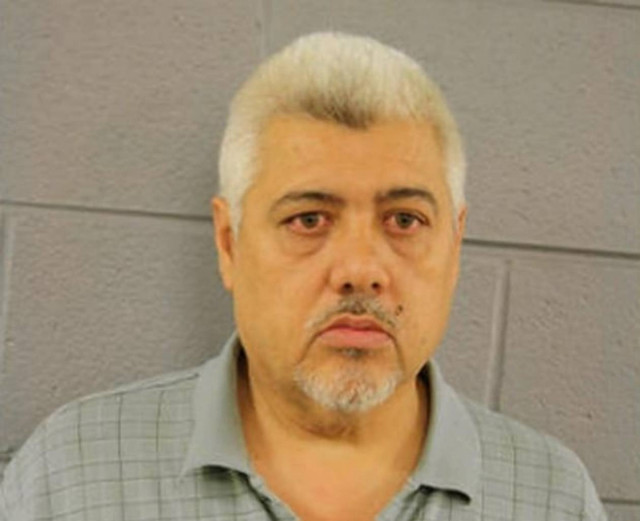 Σάλος: Μπήκε μέσα στο κλουβί του πιτ μπουλ και έκανε...