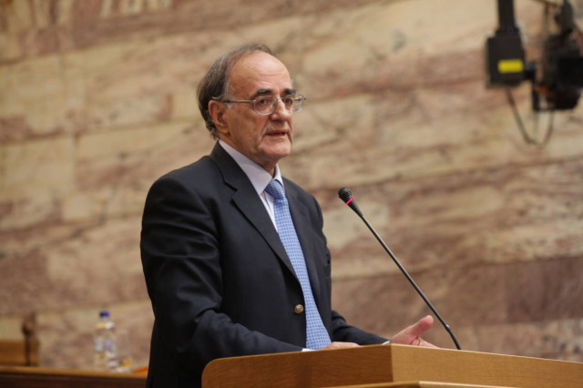 Γ. Σούρλας: Μείωση αριθμού βουλευτών σε 200