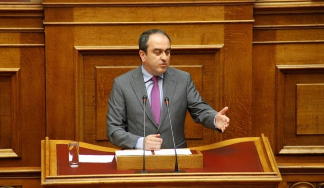 Ένταση στη Βουλή για το κατεπείγον στους υπερχρεωμένους