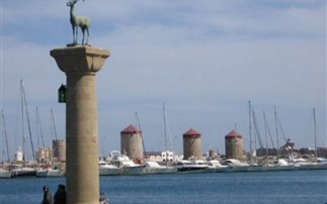 Αυξημένη η τουριστική κίνηση στο αεροδρόμιο της Ρόδου