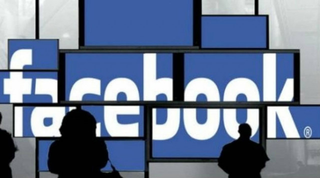 Χαμός στο Facebook με το μήνυμα για το «κιγκλίδωμα τιμής»!