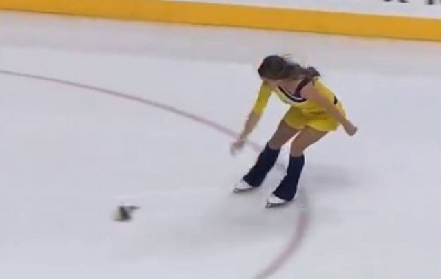 Βίντεο: Φίλαθλοι πέταξαν Γατόψαρο...