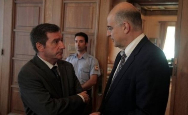 Συνάντηση Δένδια-Καμίνη και φορέων για τις μικρές διαδηλώσεις