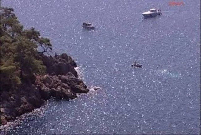 Εφιάλτης: Πάλευαν με τα κύματα τρεις ώρες ώσπου να πιάσουν στεριά