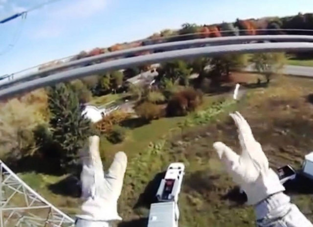 Βίντεο: Παίζουν την ηλεκτρική ενέργεια στα... δάχτυλα!