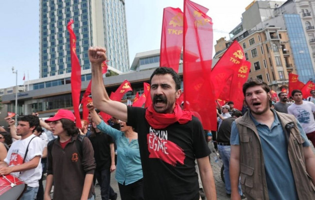 Τουρκία: Χιλιάδες διαδηλωτές στην πλατεία Ταξίμ