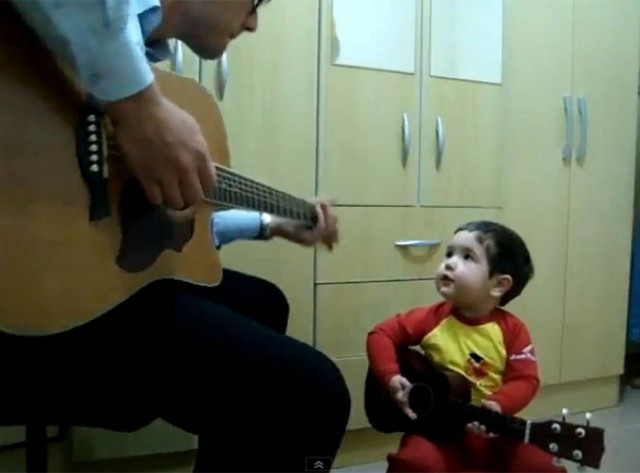 Ένα απίθανο βίντεο που θα σας φτιάξει τη διάθεση