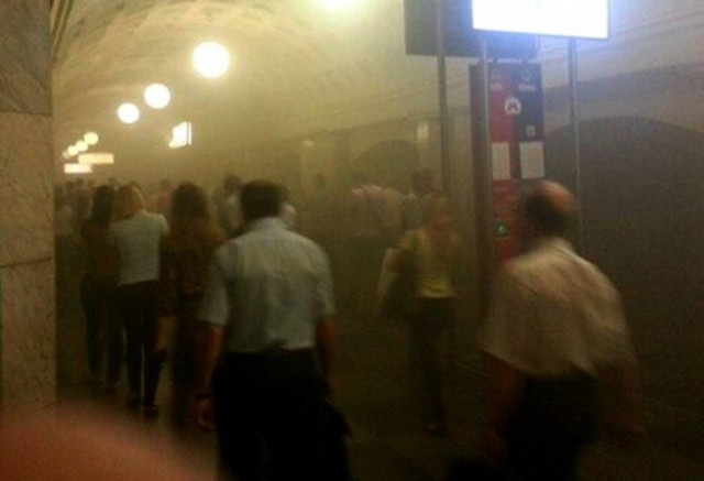 Φωτιά στο μετρό της Μόσχας-Εκκενώνεται από χιλιάδες επιβάτες