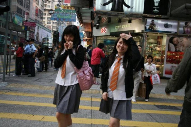 Εκατομμύρια Κινέζες μαθήτριες στις εξετάσεις χωρίς σουτιέν...