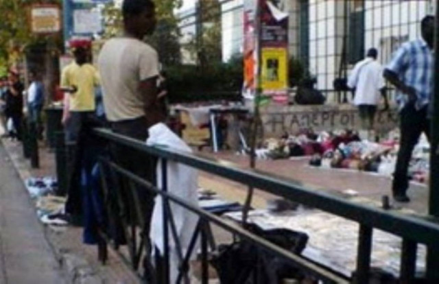 Αλλοδαποί μικροπωλητές πέταξαν πέτρες σε τηλεοπτικό συνεργείo