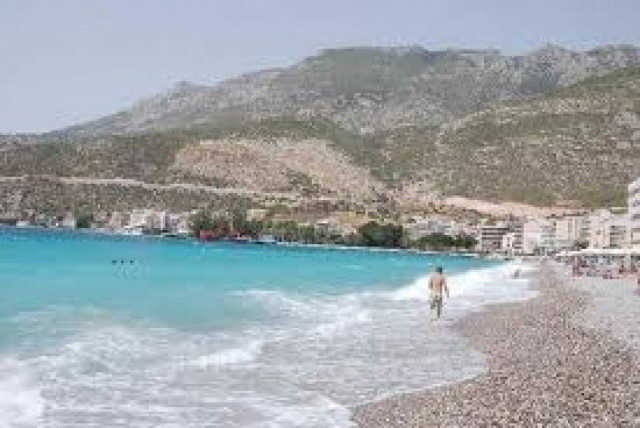 Δημοφιλής προορισμός για Έλληνες και ξένους το Λουτράκι