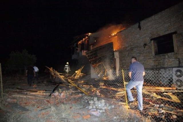 Στις «φλόγες» εστιατόριο στο Ηράκλειο-Τεράστιες ζημιές (pics)