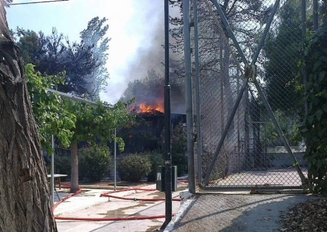 Εμπρησμός σε περίπτερο αναψυχής στο Ν.Ψυχικό (pics)