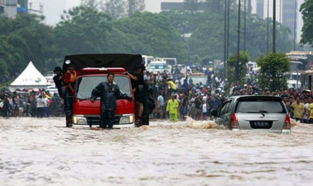 Έντεκα οι νεκροί από τις πλημμύρες