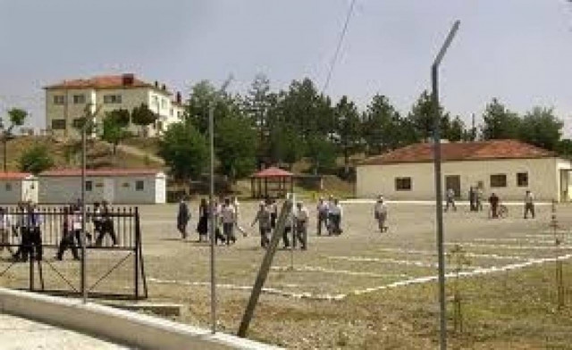 Επιστολή δημάρχων στον Σαμαρά για τα στρατόπεδα