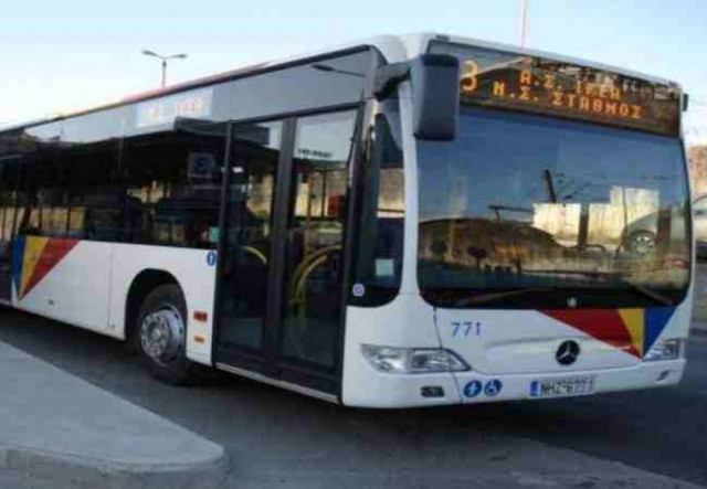 ΠΡΙΝ ΛΙΓΟ: Πέταξαν πέτρες σε λεωφορείο του ΟΑΣΘ