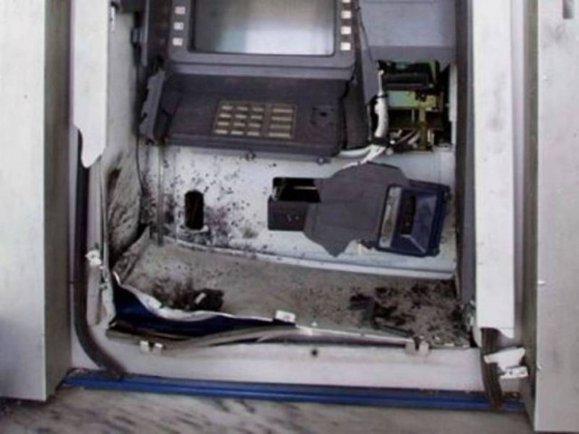 Εμπρησμοί ΑΤΜ στο κέντρο της Αθήνας