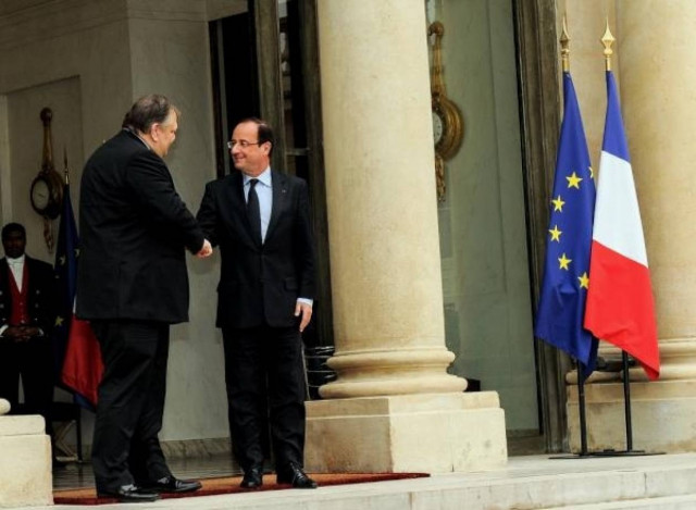 Στο Παρίσι ο Βενιζέλος – Συνάντηση με Ολάντ και Ερό