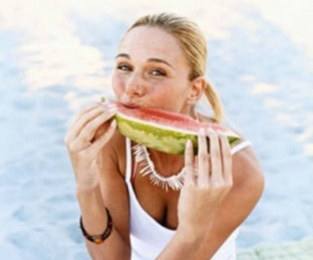 Διατροφή και παραλία: Αυτές είναι οι τροφές που πρέπει να καταναλώνετε