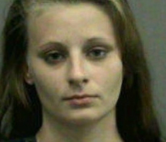 Αυτή η νεαρή κοπέλα σας φαίνεται αθώα; Και όμως...