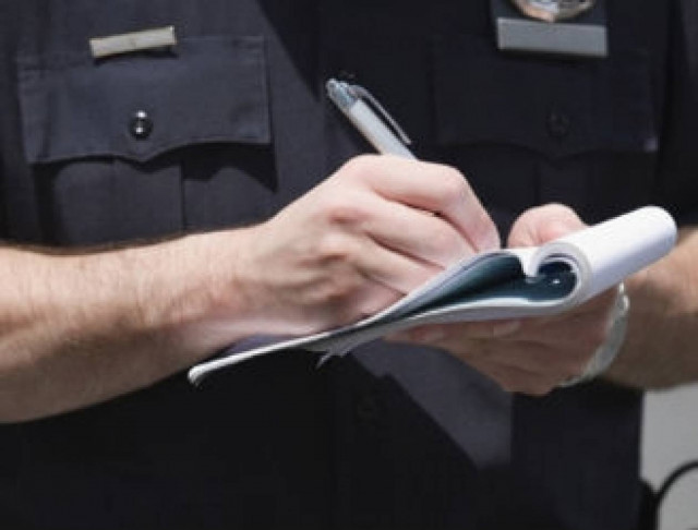 Οδηγός ξυλοκόπησε τροχονόμο και τον έστειλε στο νοσοκομείο!