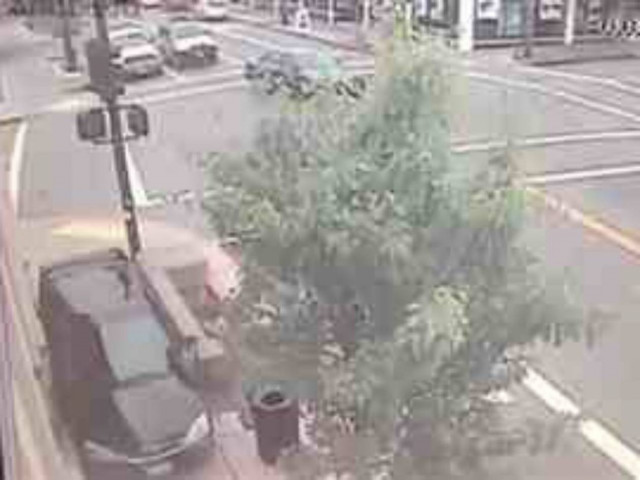 Βίντεο: Ο πιο τρελός οδηγός που έχετε δει!