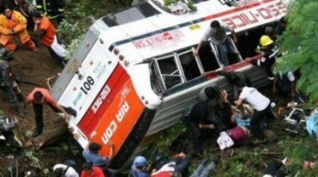 Κίνα: 15 τουρίστες νεκροί σε δυστύχημα με λεωφορείο