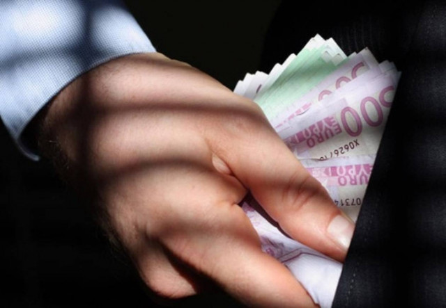 Πλήρωναν κανονικά τους λογαριασμούς, αλλά τα χρήματα πήγαιναν...