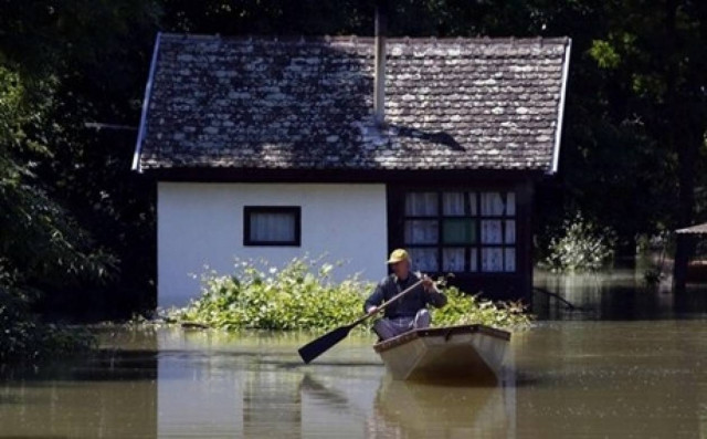 Στο έλεος των πλημμυρών η Γαλλία