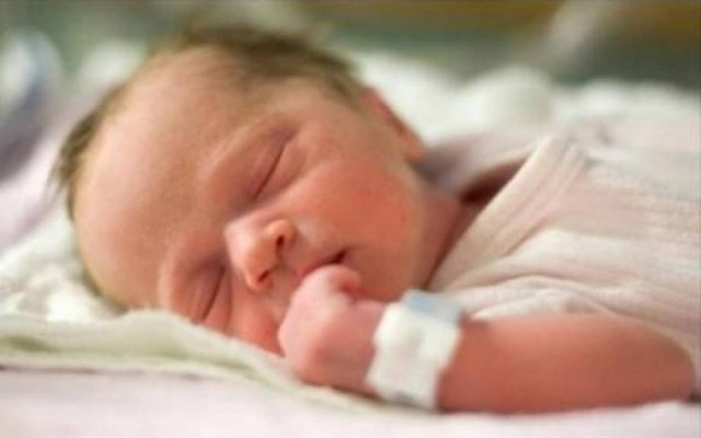 Δεν δίνουν πιστοποιητικά γέννησης σε οικογένειες που δεν πληρώνουν