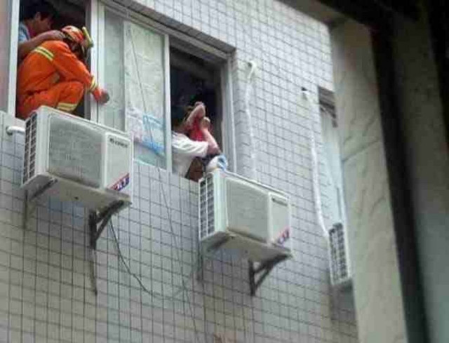 Δείτε πώς ένα air condition έσωσε τη ζωή 5χρονου στην Κίνα