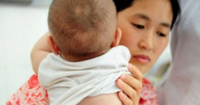 ΣΟΚ: Γεννήθηκε μωρό με... ουρά! (pics)