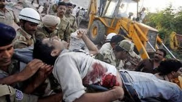 Κατάρρευση κτιρίου στη Βομβάη-Tουλάχιστον δύο νεκροί