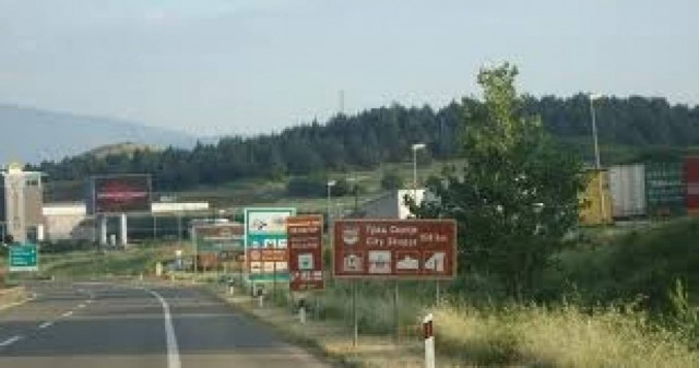 Σκόπια: Μεγάλη ουρά οχημάτων στα σύνορα με Ελλάδα