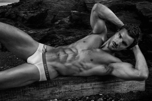 Thom Evans: Δείτε πως ενίσχυσε τα οπίσθιά του (pics)!