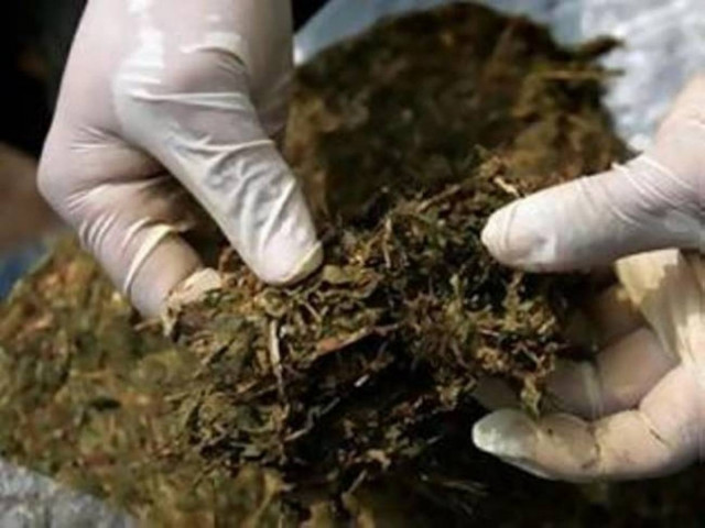 Συνελήφθη 20χρονος για κάνναβη και... μύλο στην Τήνο