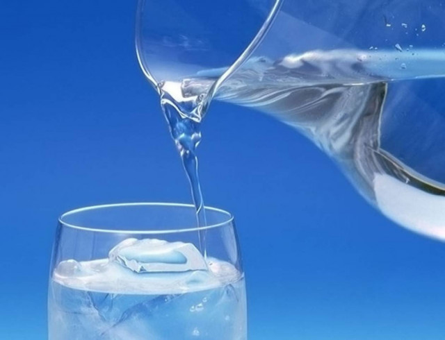 Πότε πρέπει να πίνουμε νερό;