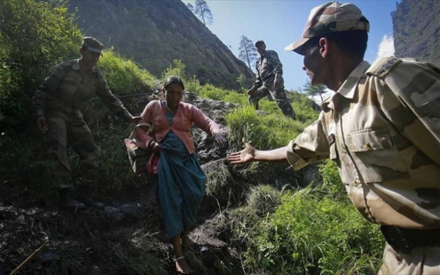 Ινδία: Οκτώ νεκροί από συντριβή ελικοπτέρου
