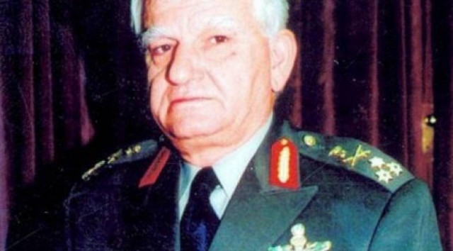 Μνημόσυνο στρατηγού Φλωράκη και καταδρομέων στη Βρετανία