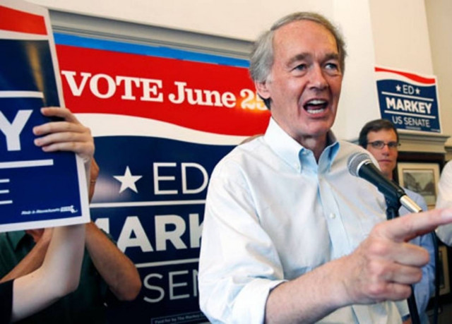 Στους Δημοκρατικούς παρέμεινε η έδρα του Τζον Κέρι στη Γερουσία