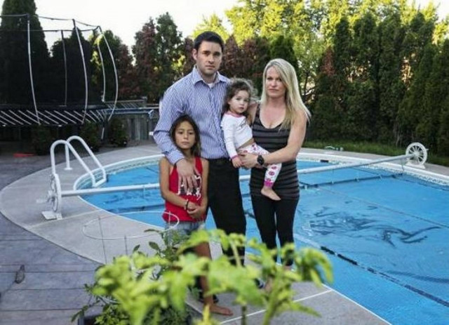 Έπαθαν ΣΟΚ με αυτό που έπεσε από τον ουρανό στην αυλή τους!