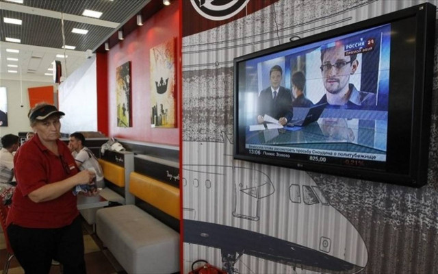 Σνόουντεν: Για τέταρτη ημέρα σε αεροδρόμιο της Μόσχας