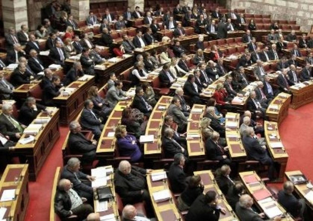 Αποχή των γαλάζιων βουλευτών από νομοσχέδιο του Υπ.Οικονομικών